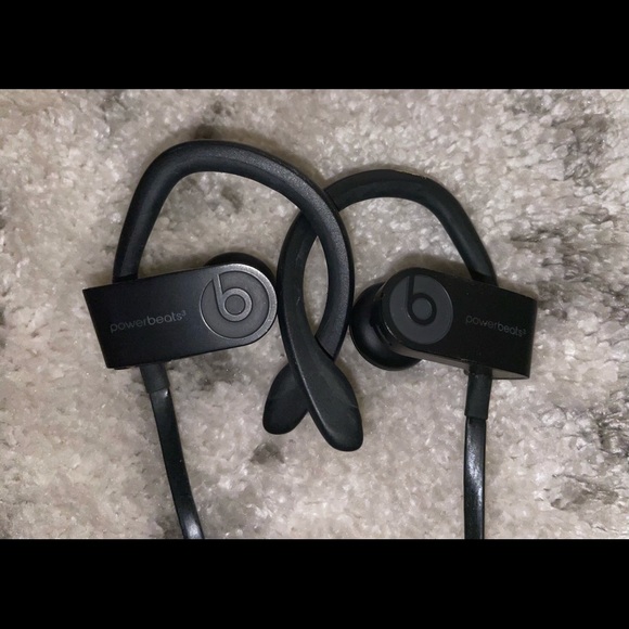 Beats wireless Bluetooth headphones - Picture 1 of 3